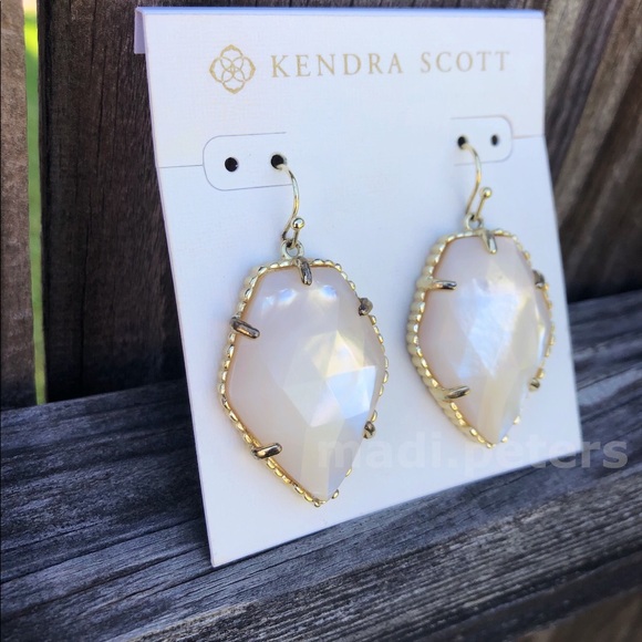 Kendra Scott Corley Earrings in Ivory Pearl - Picture 4 of 5
